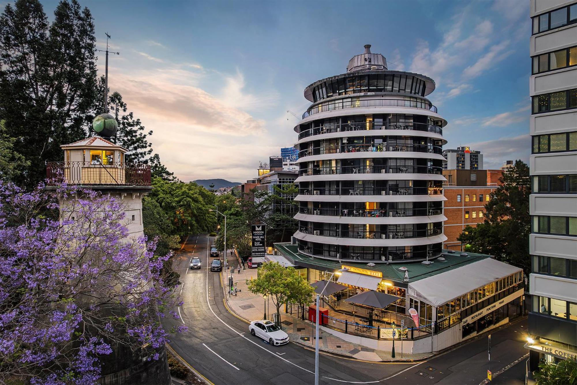 4 Central Hotels Close to Lone Pine Koala Sanctuary Brisbane