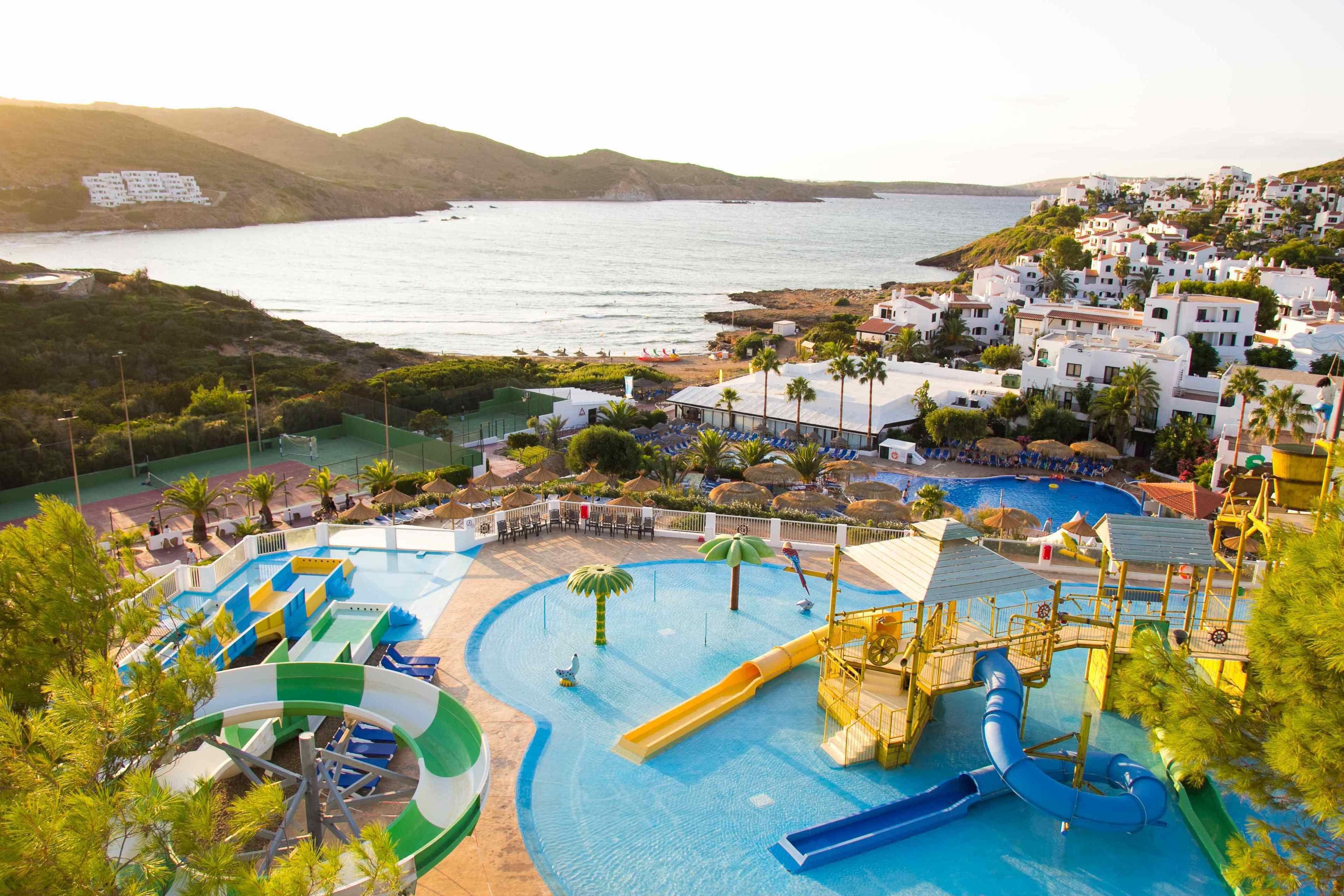 Where to Stay Near Monte Toro: 4 Beach Hotels Compared