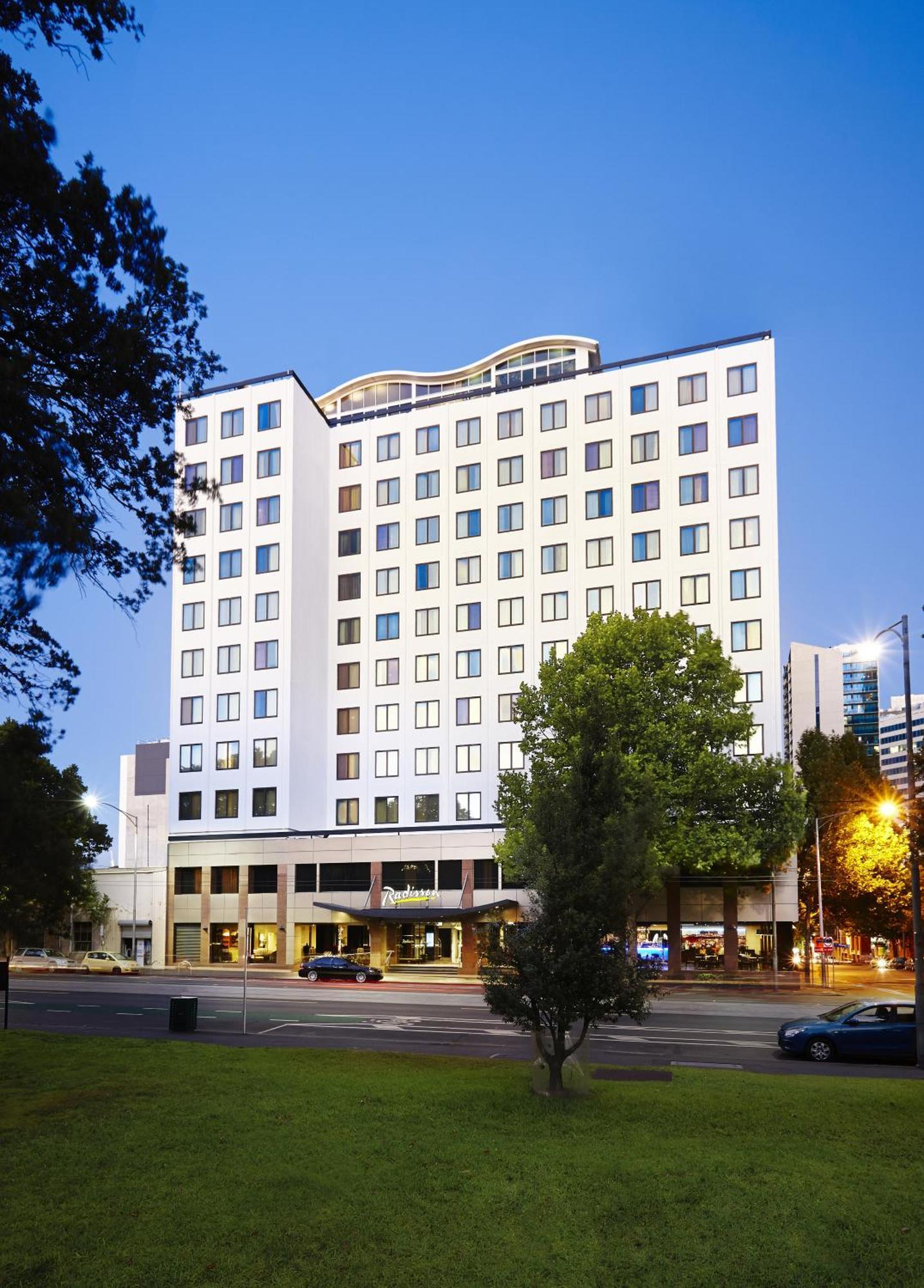 Staying Near Treasury Gardens: 3 Central Melbourne Hotels Compared