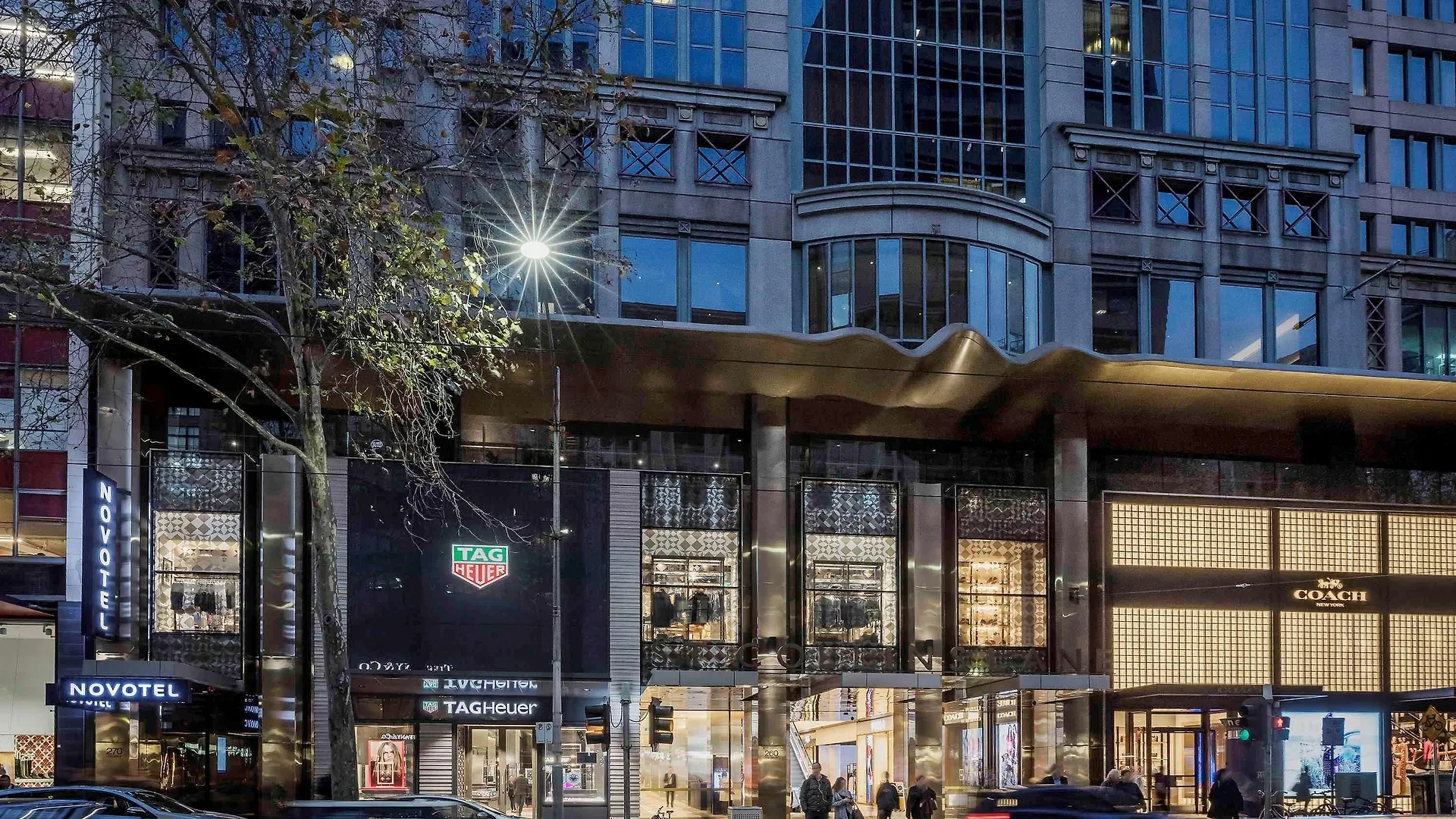 2 Best 5-Star Hotels in Melbourne CBD for a Seamless Stay