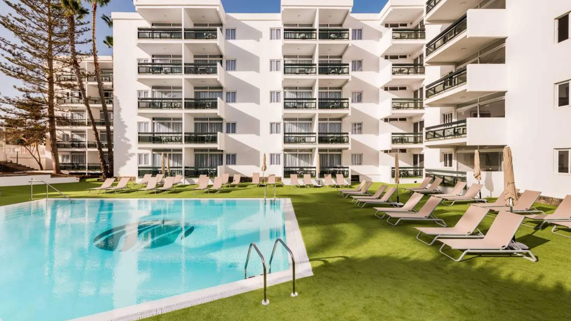 10 Central Hotels Near Maspalomas Dunes for Easy Beach Access