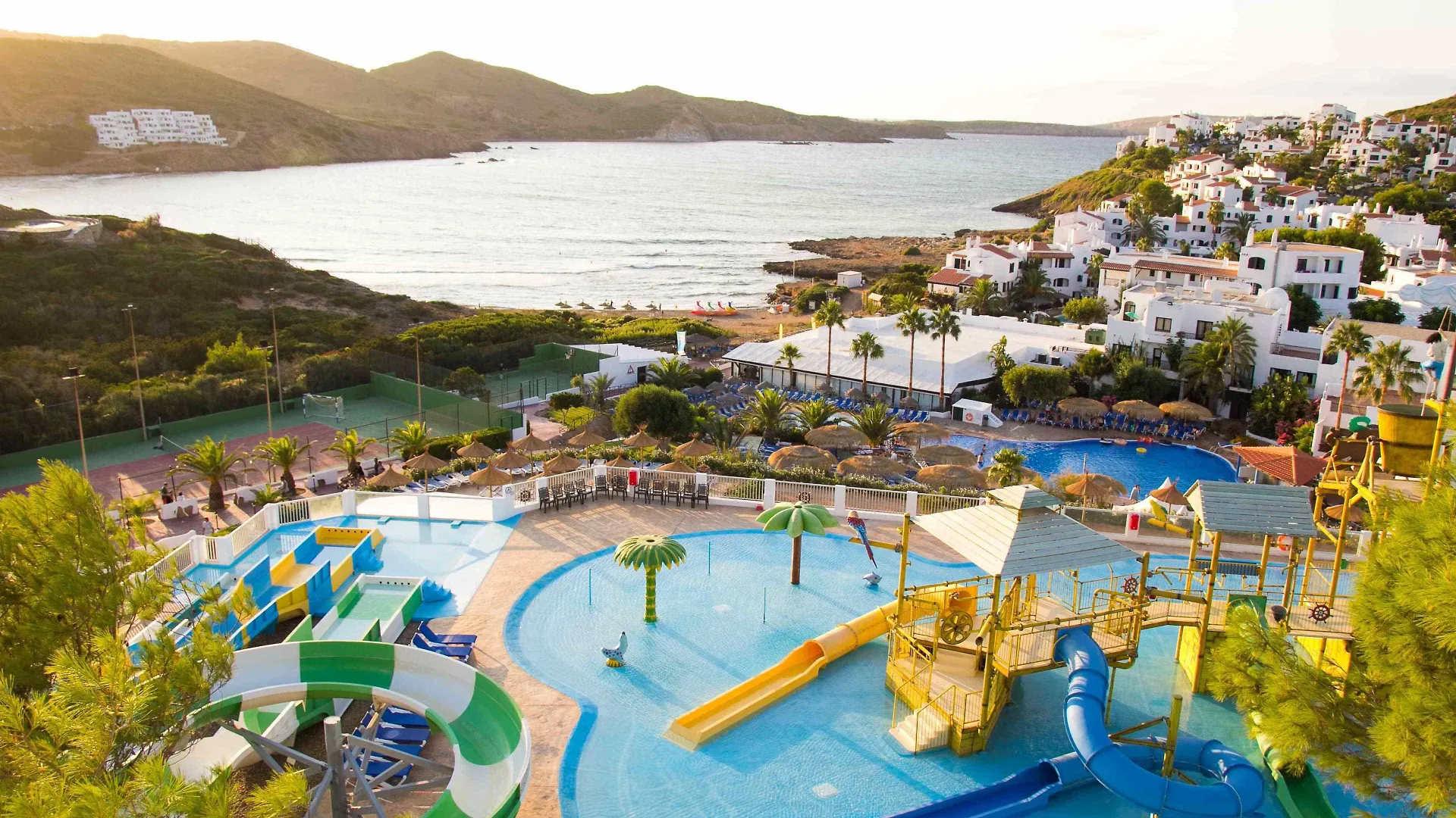 Where to Stay Near Monte Toro: 4 Beach Hotels Compared