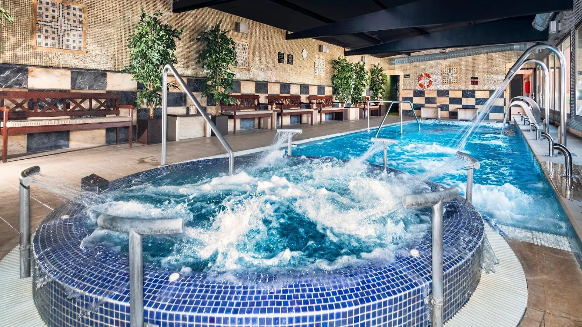 2 Luxury Hotels Near Espai Girones That Deliver More Than a Mall Stay