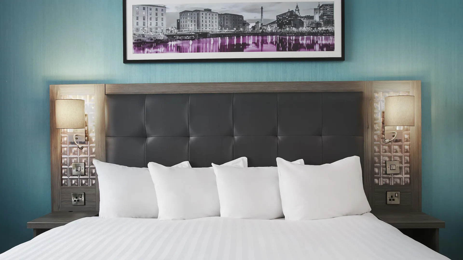Staying In Liverpool City Centre: 7 Resort Hotels Compared