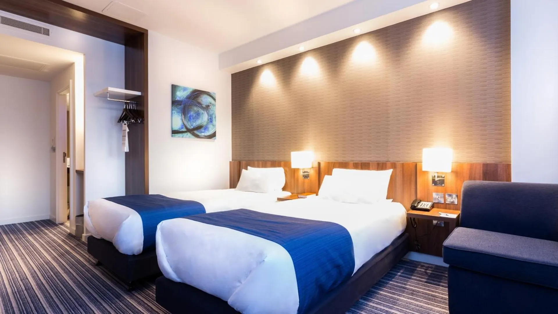 Staying Near Middleton Park: 6 Design Hotels Compared