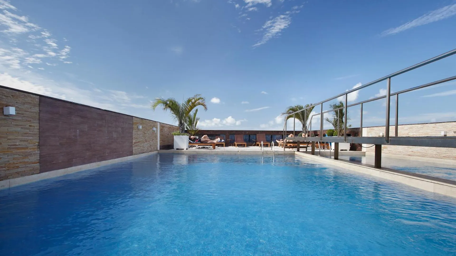 Where to Stay in Copacabana: 2 Rede Mirador Hotels Reviewed