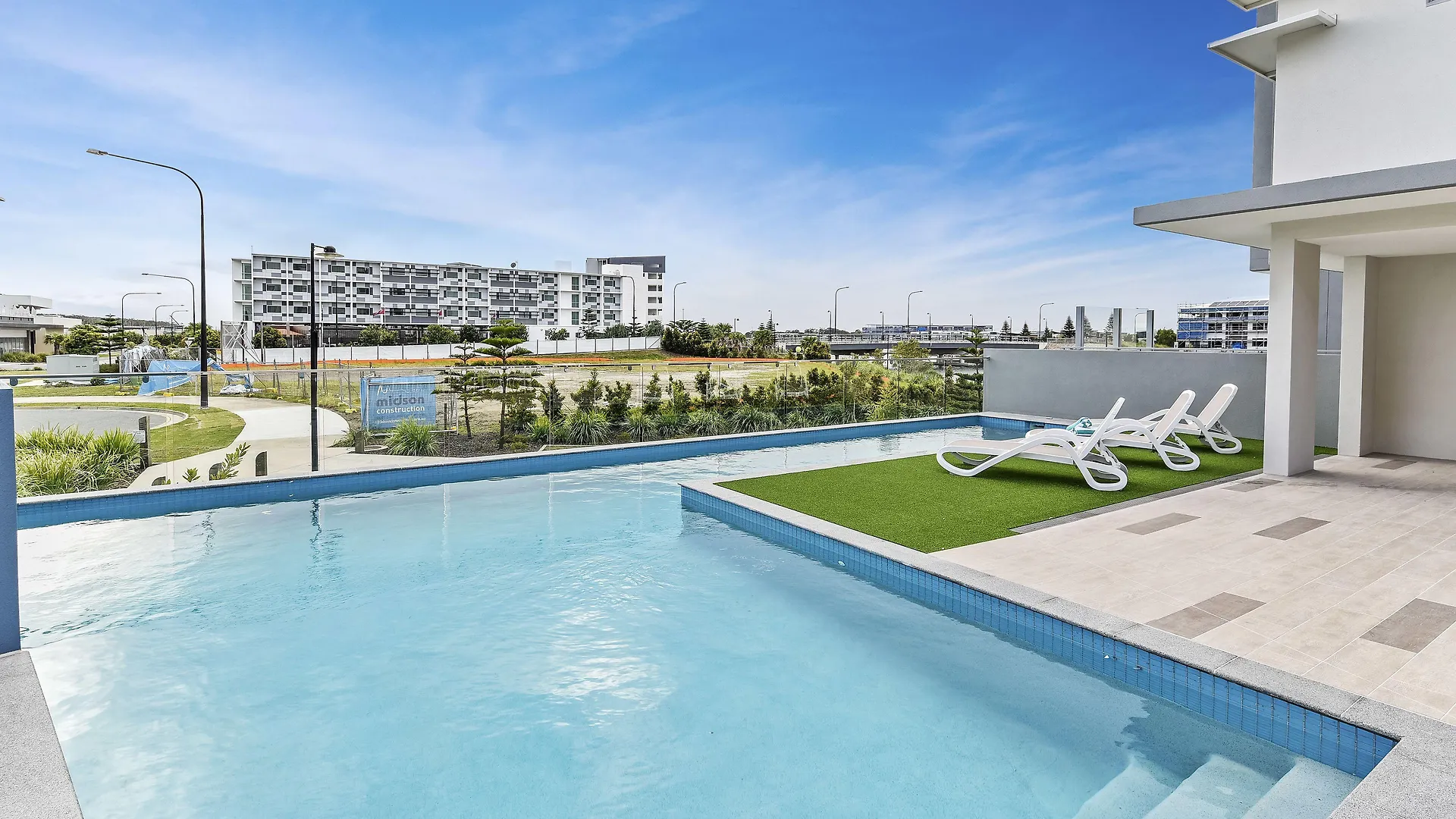 5 Aparthotels Close to Kawana Waters Marina Worth Booking