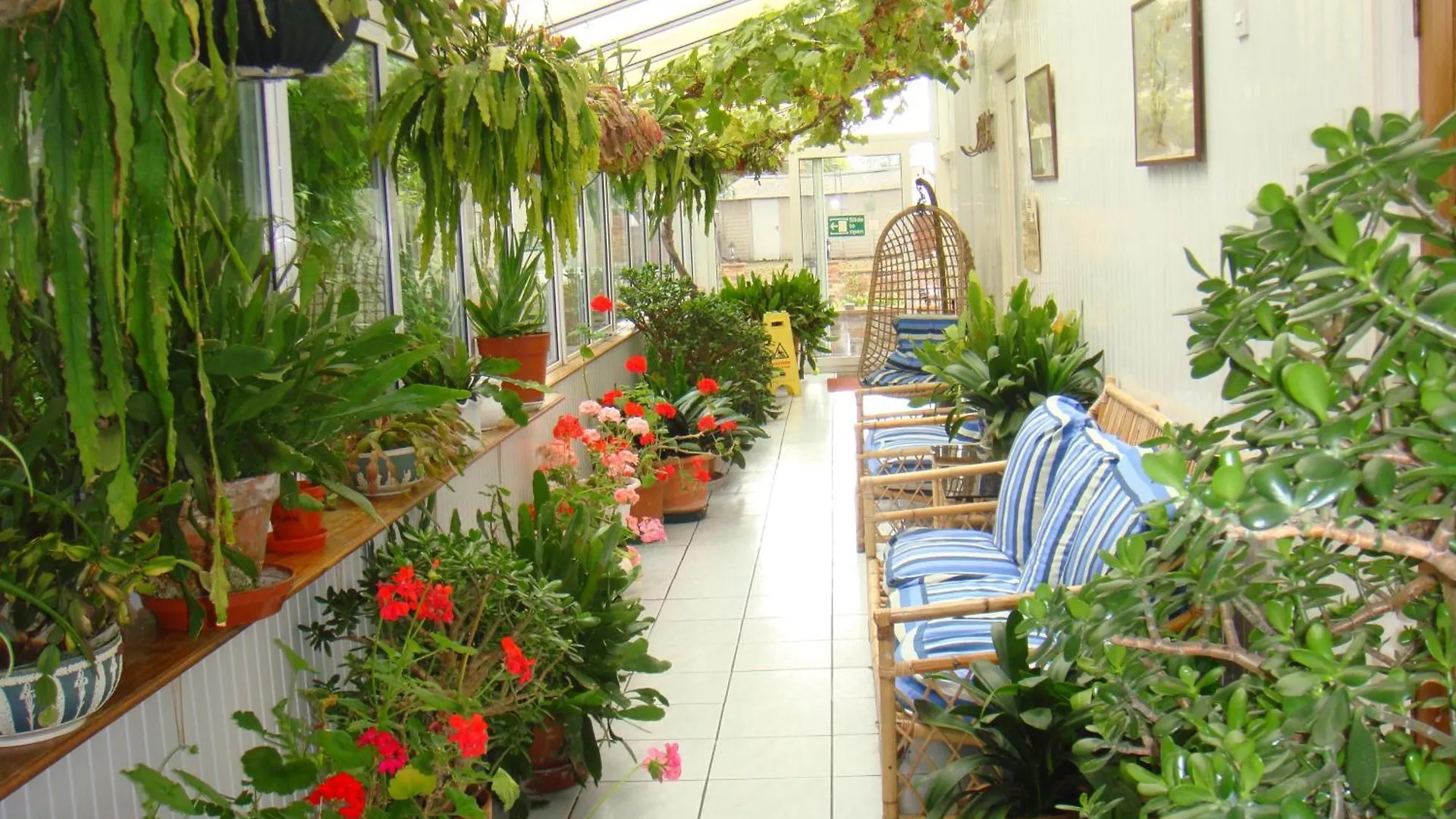 5 Central Hotels Near Rugby Art Gallery and Museum