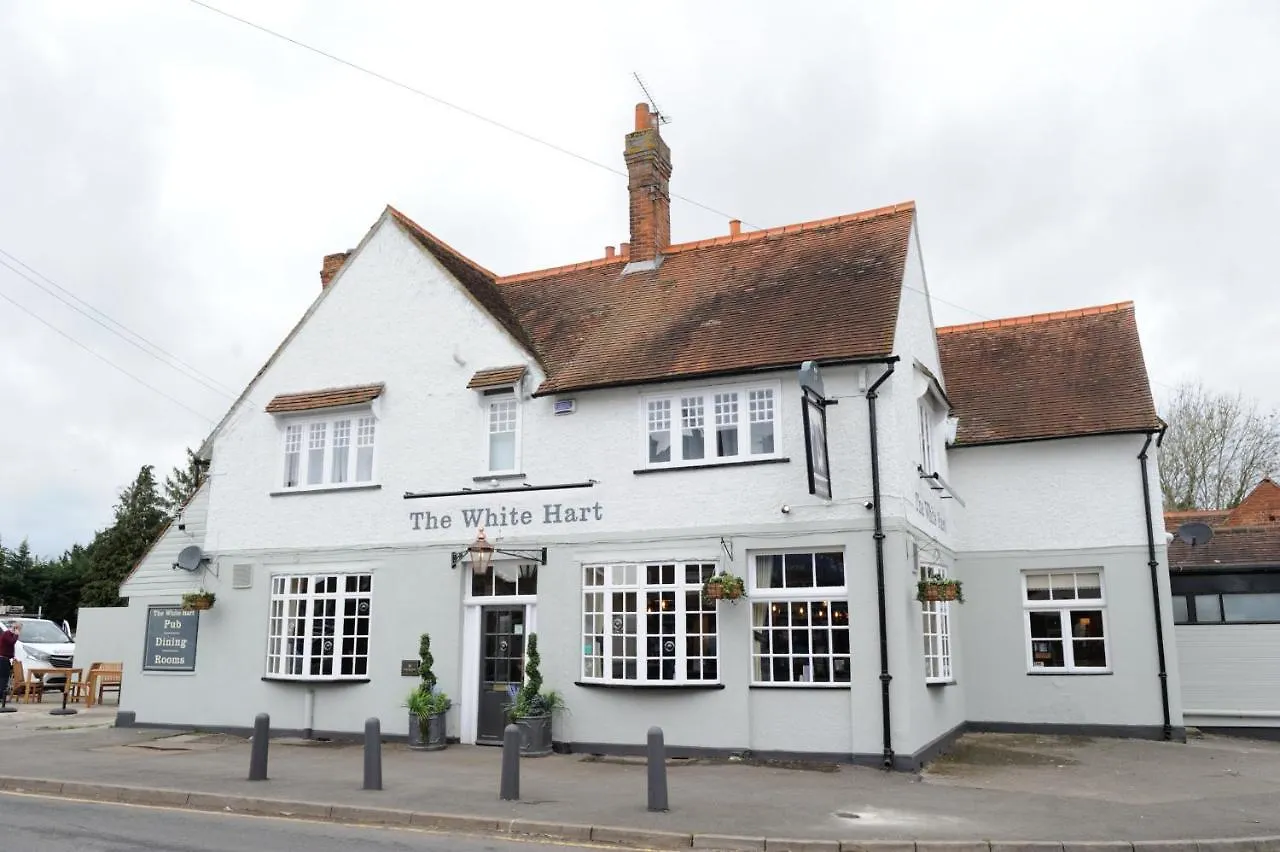 Where to Stay Near Wycombe Heights Golf Club: 4 Best Hotels for Couples