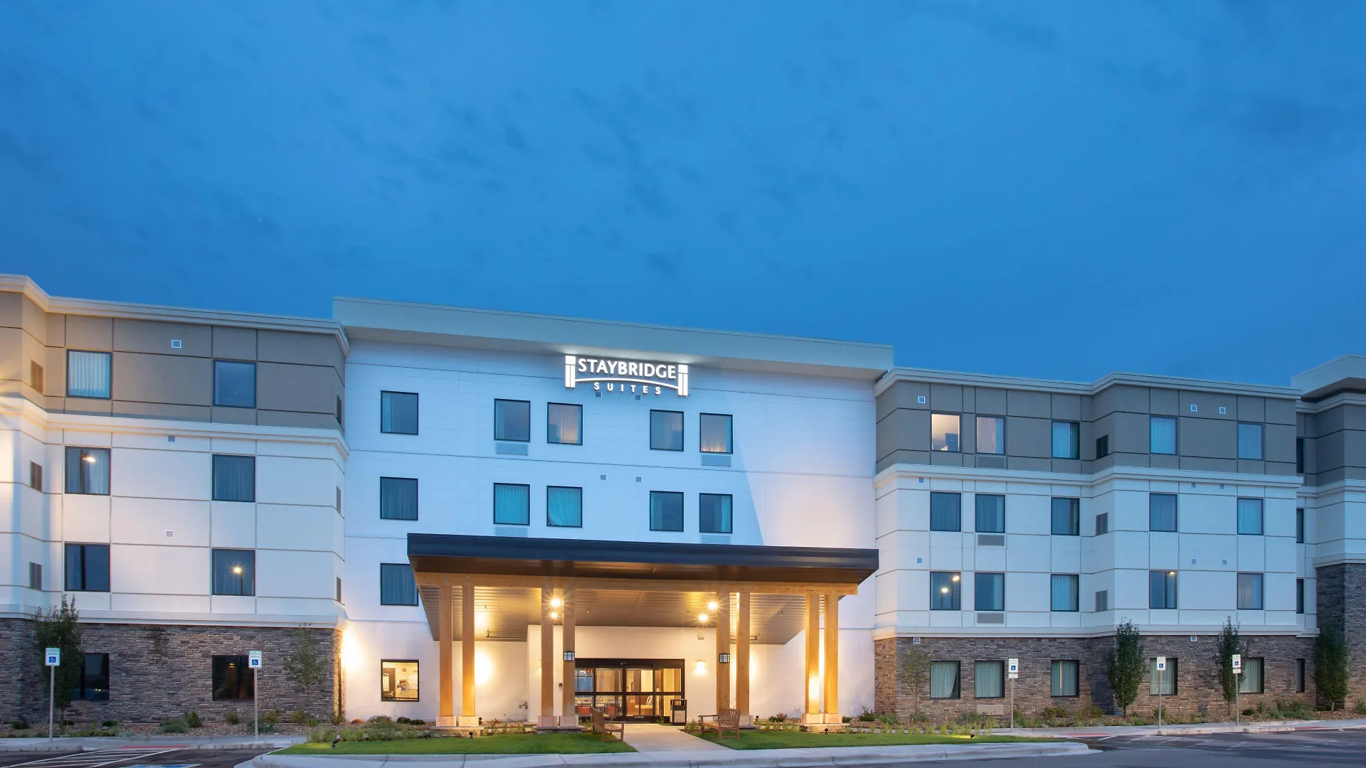 Where to Stay Near Highland Heritage Park: 5 Business Hotels