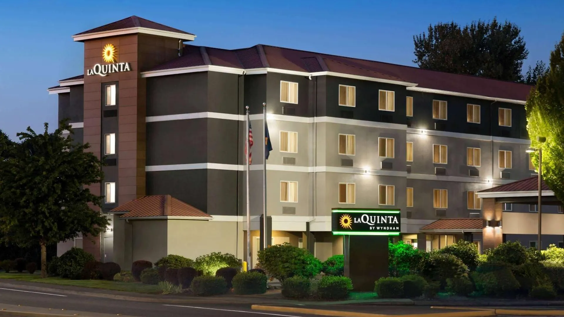 Staying Near A C Gilbert's Discovery Village: 5 Budget Hotels Compared