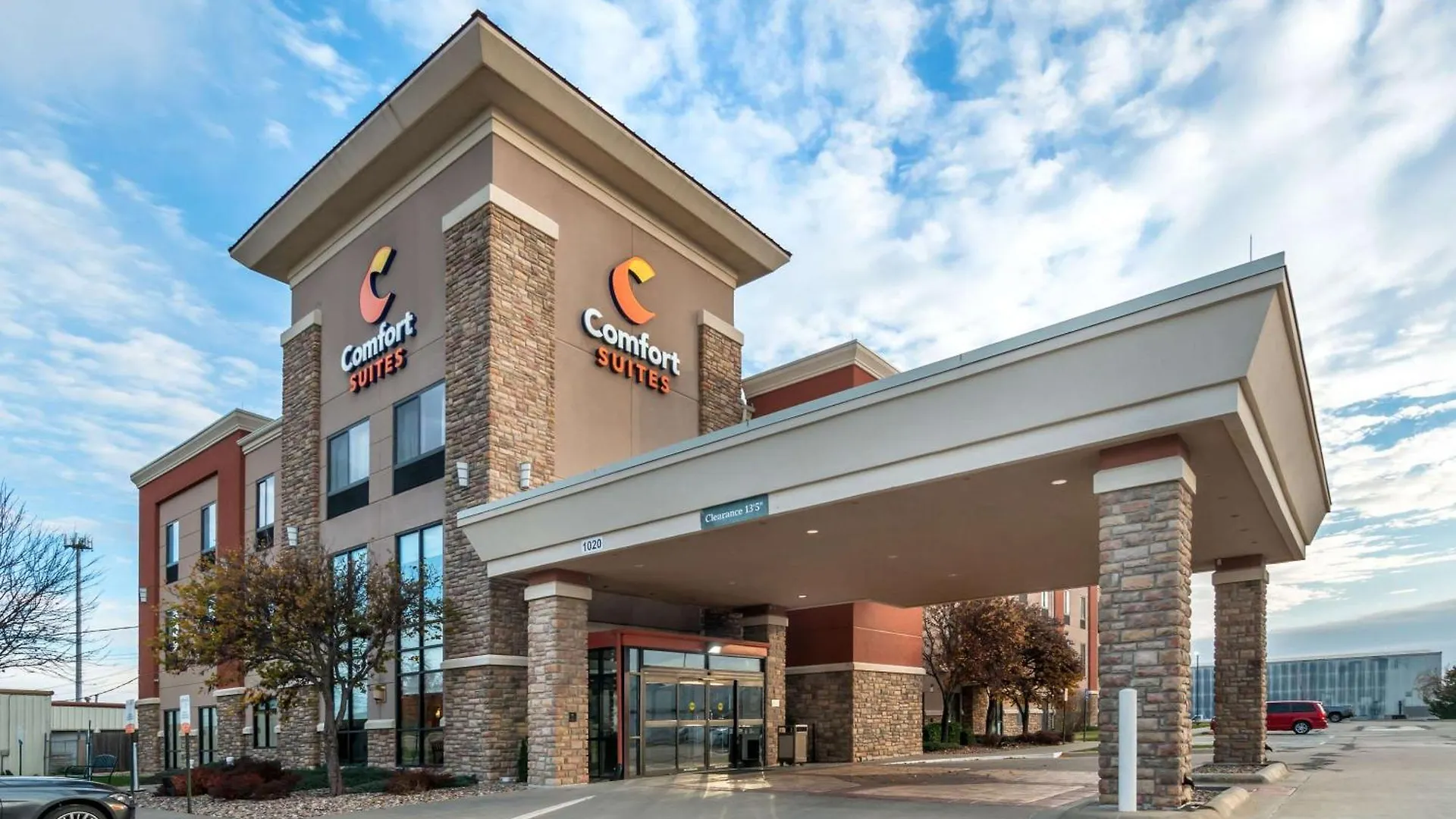 4 Business Hotels Close to McCain Auditorium, Manhattan KS