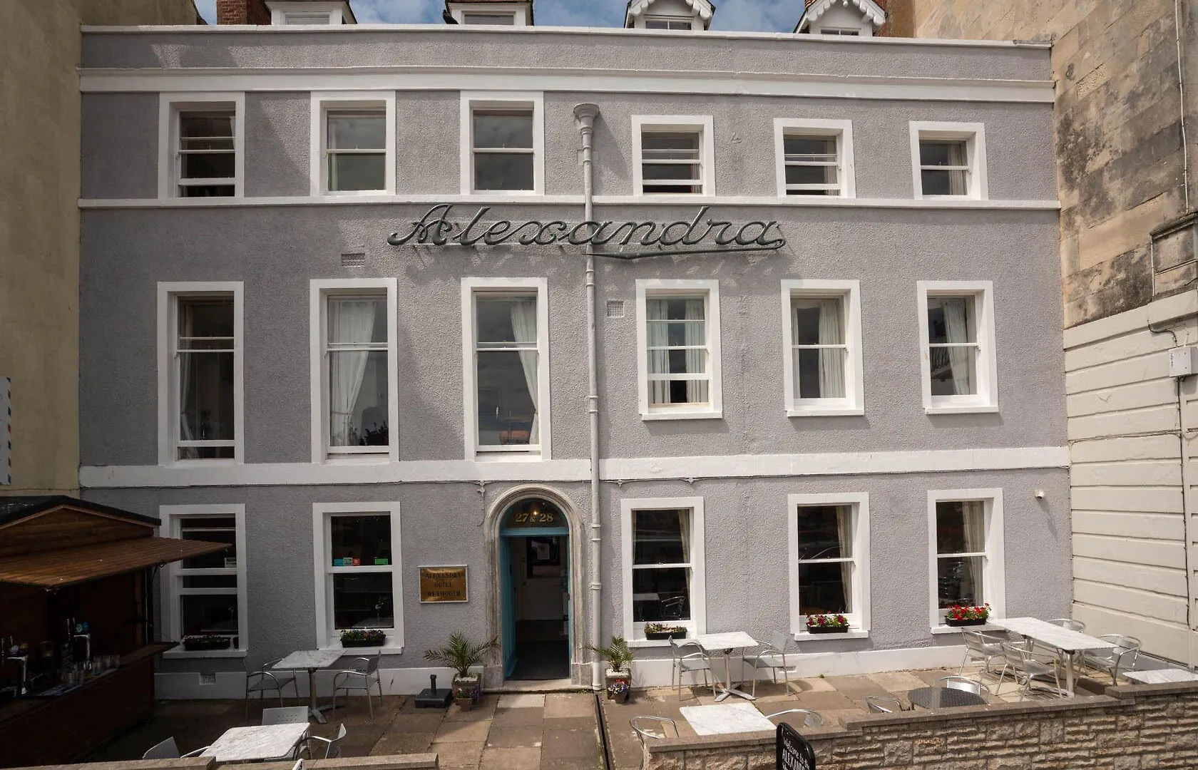 6 Budget Hotels Near Fantasy Island Fun Park for Easy Weymouth Access
