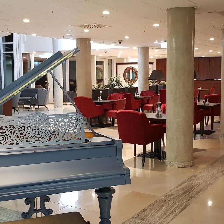 5 Central Frankfurt Hotels Near Museumsuferfest Worth Booking