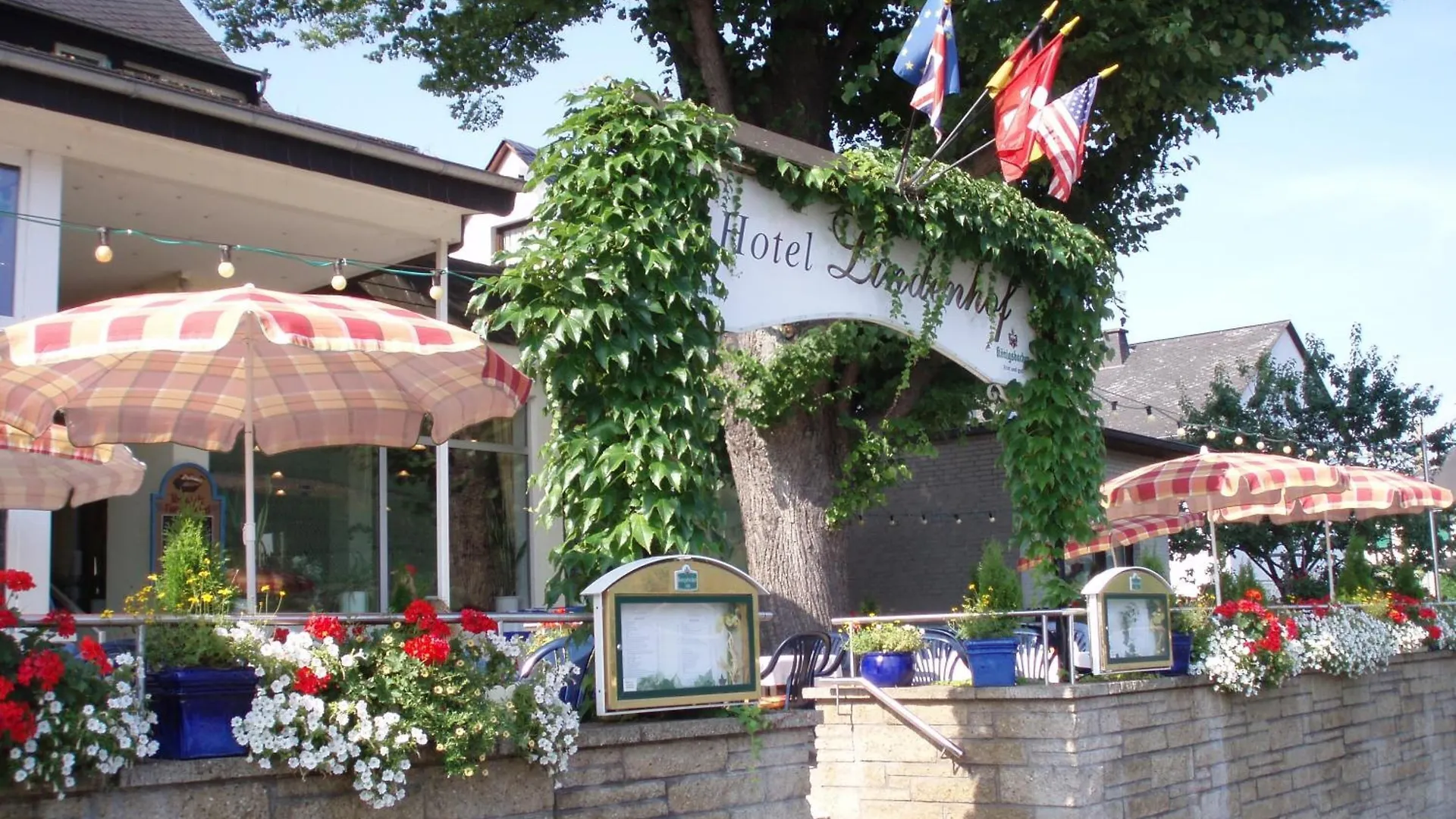 Staying in Rhine with Kids: 15 Family Hotels Compared