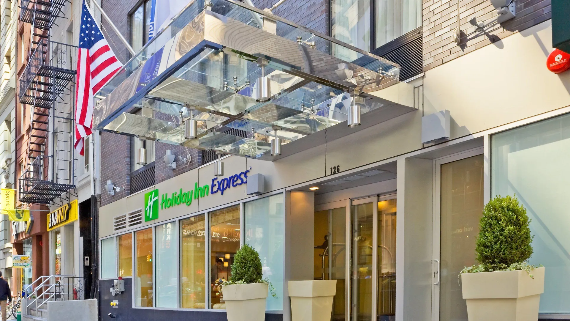 4 Holiday Inn Express Hotels in Hamm Worth Booking