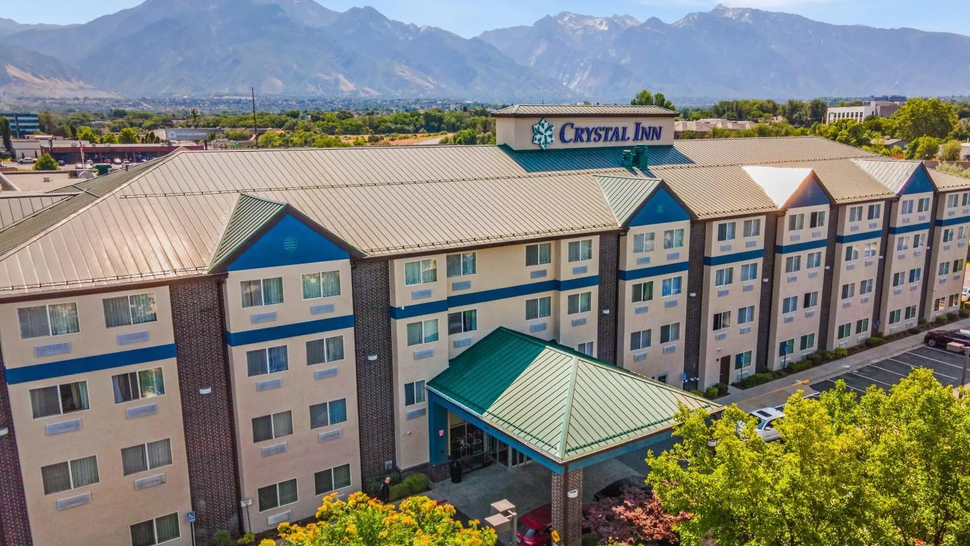 4 Resort Hotels Near Mill Creek Lanes for a Relaxed Stay
