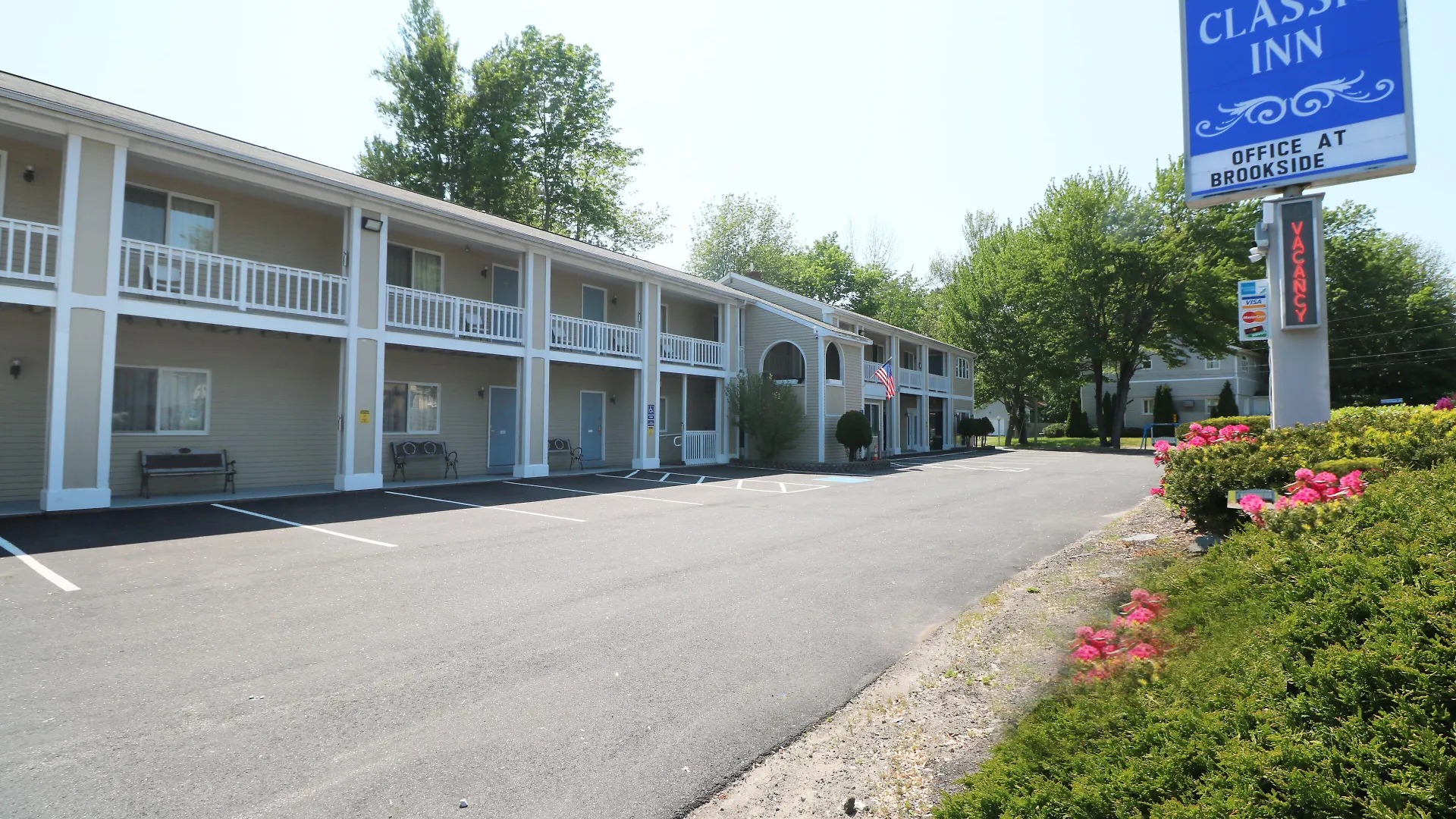 5 Beach Hotels Near Aquaboggan Water Park Worth Booking