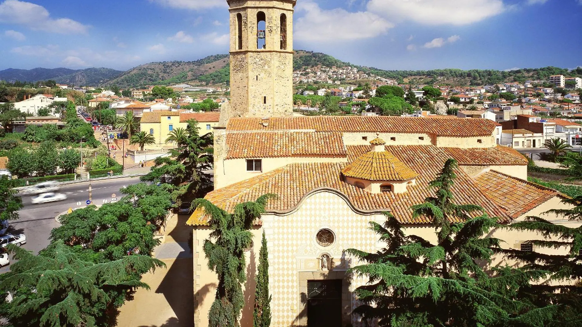Where to Stay Near Marineland Catalunya: 7 AQUA Hotels Ranked
