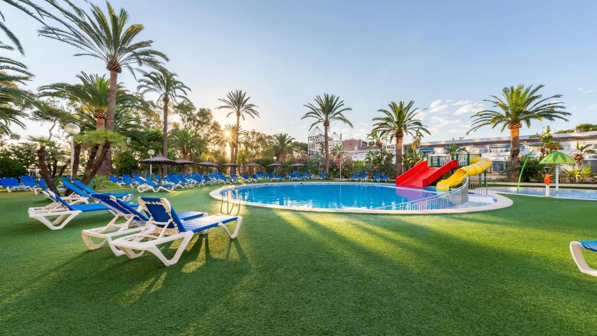 4 Resorts Near Cantik C B in Denia Worth Booking