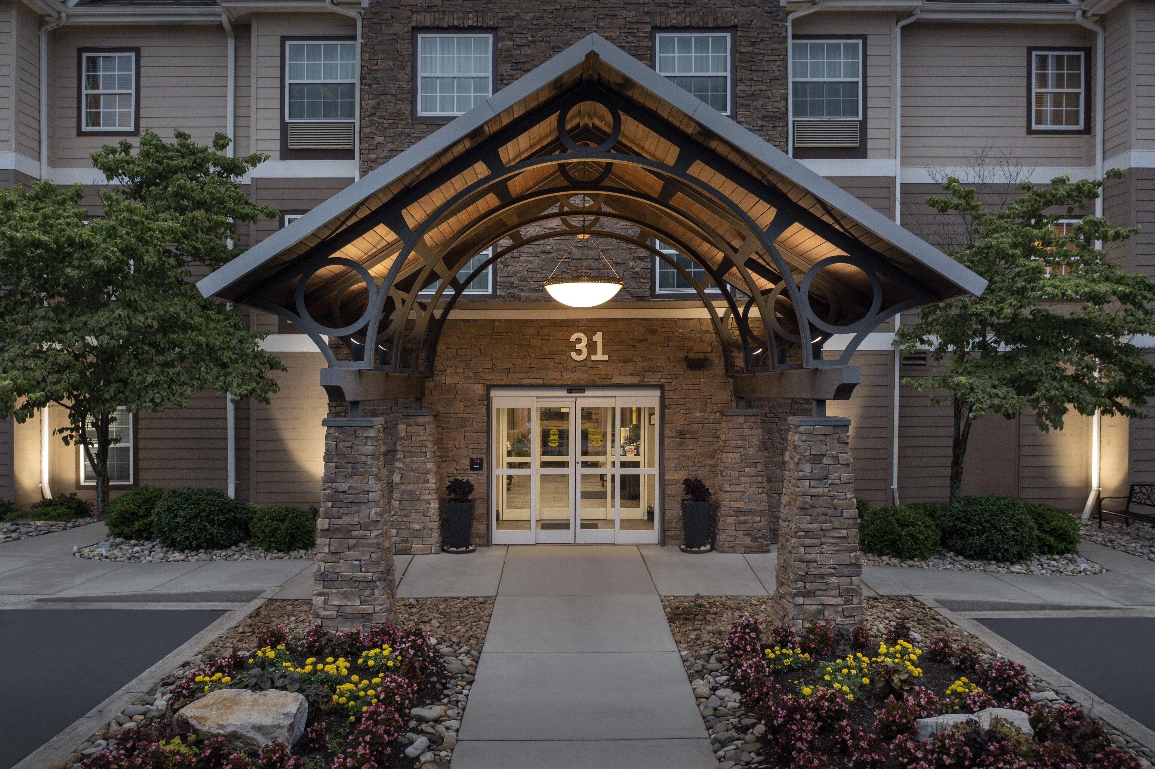 Where to Stay Near Haywood Mall: 12 Best Business Hotels