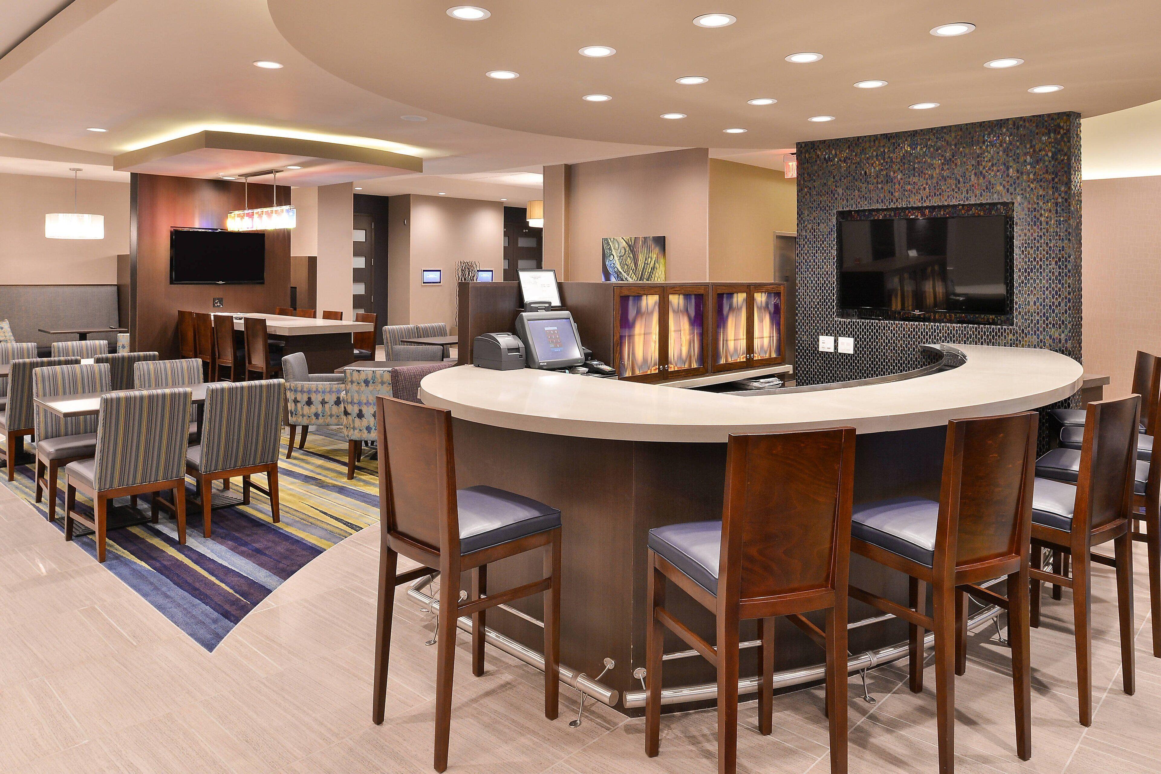 Staying Near Nash Square: 6 Business Hotels Compared