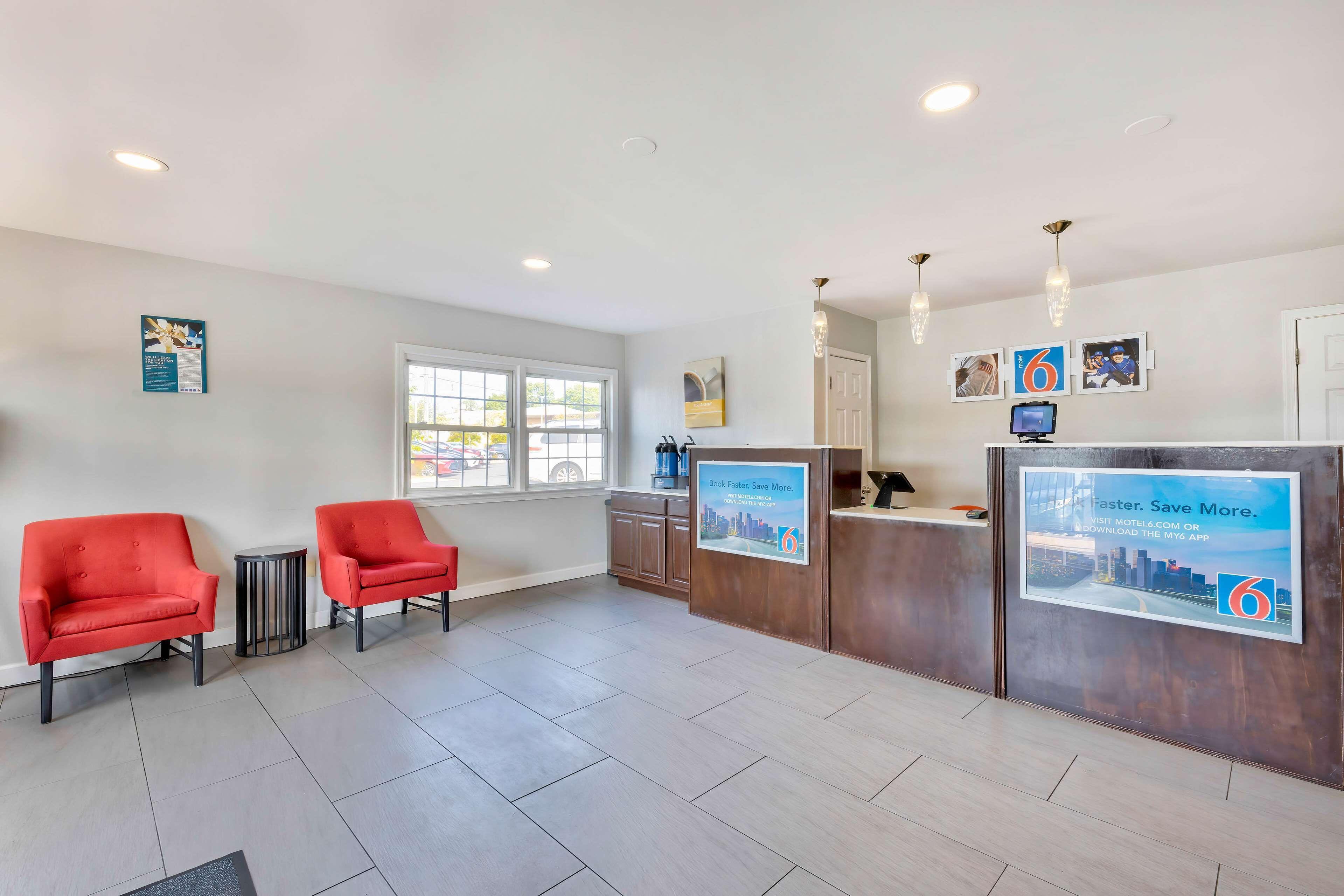 Where to Stay Near The Pentagon: 4 Budget Hotels That Deliver
