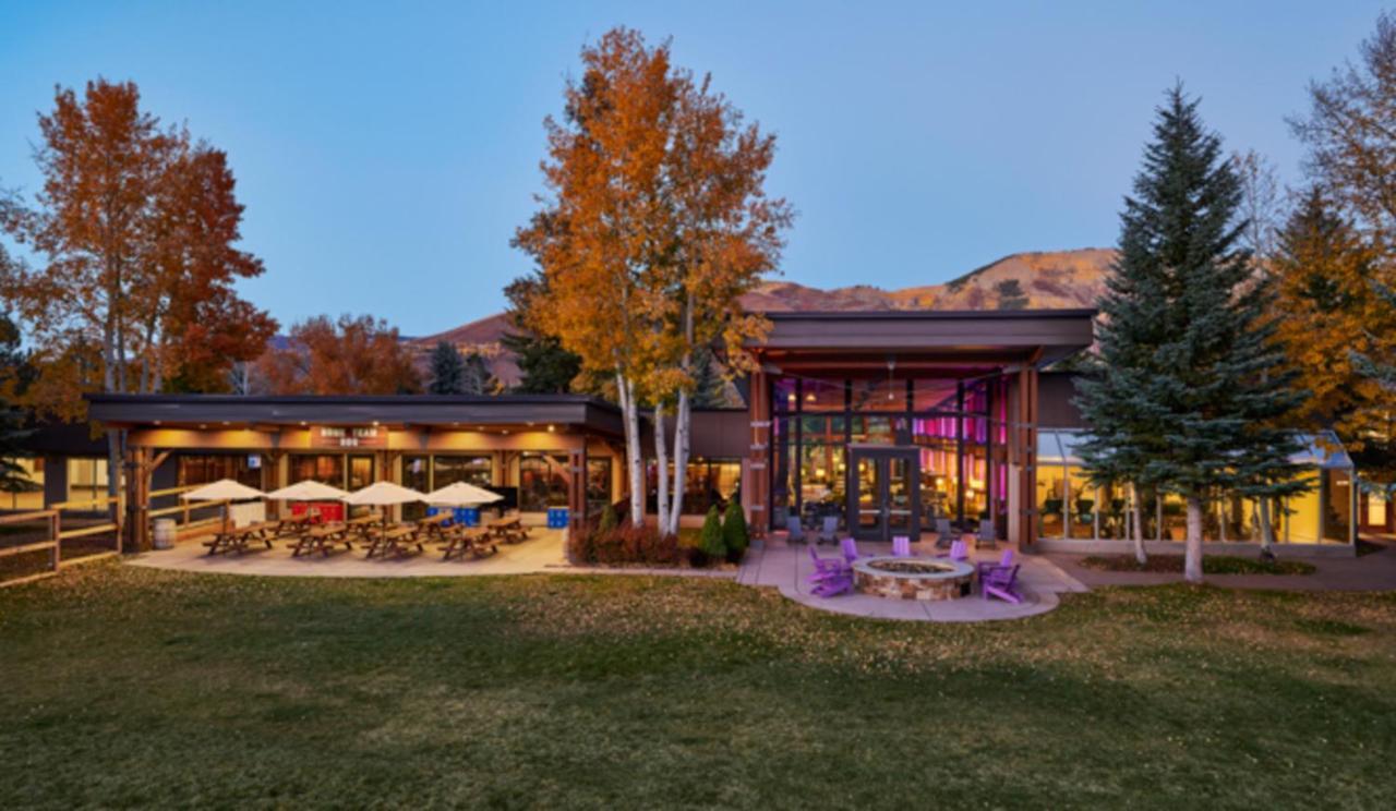 Where to Stay Near Aspen Highlands: 3 Hotels Reviewed