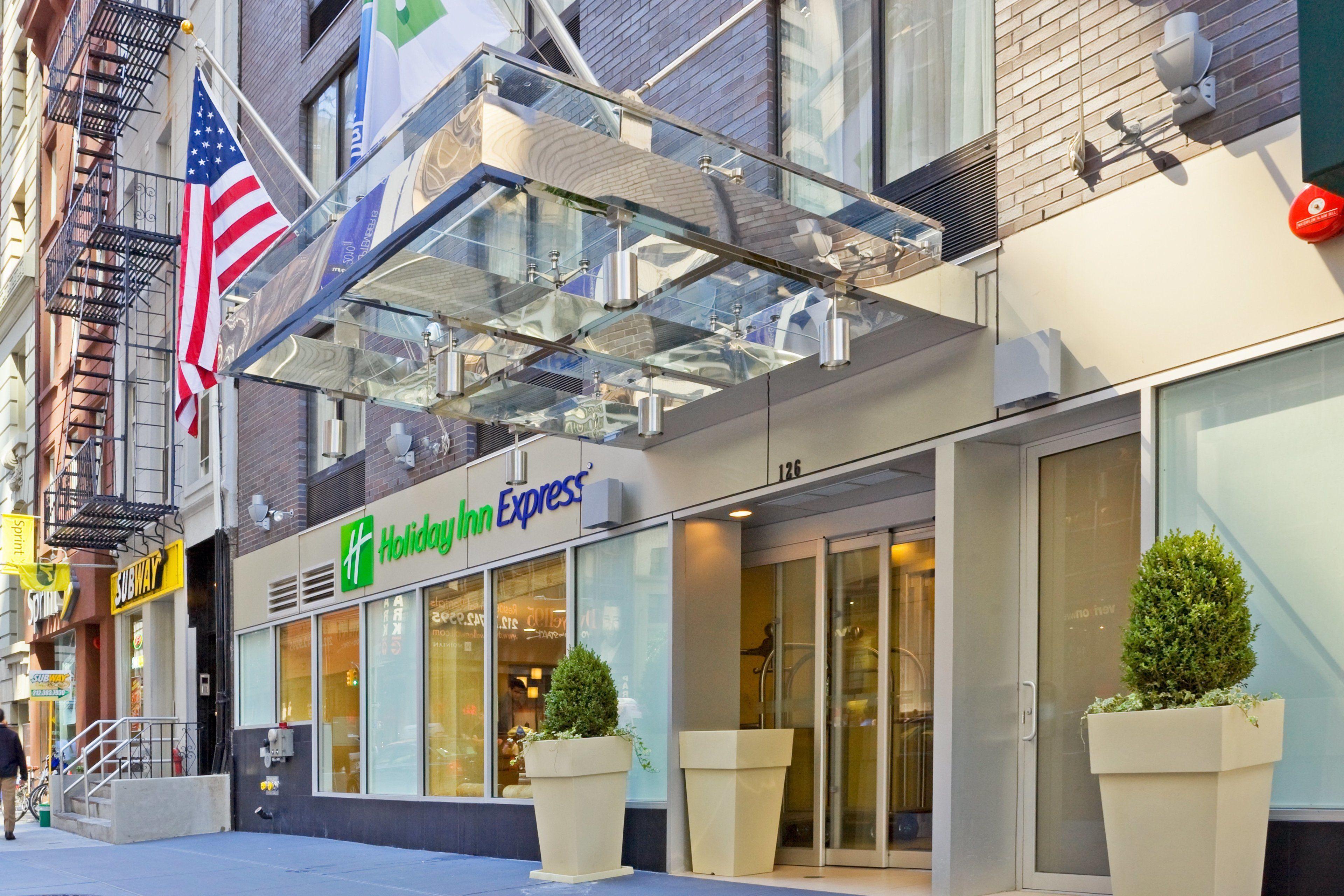 4 Holiday Inn Express Hotels in Hamm Worth Booking
