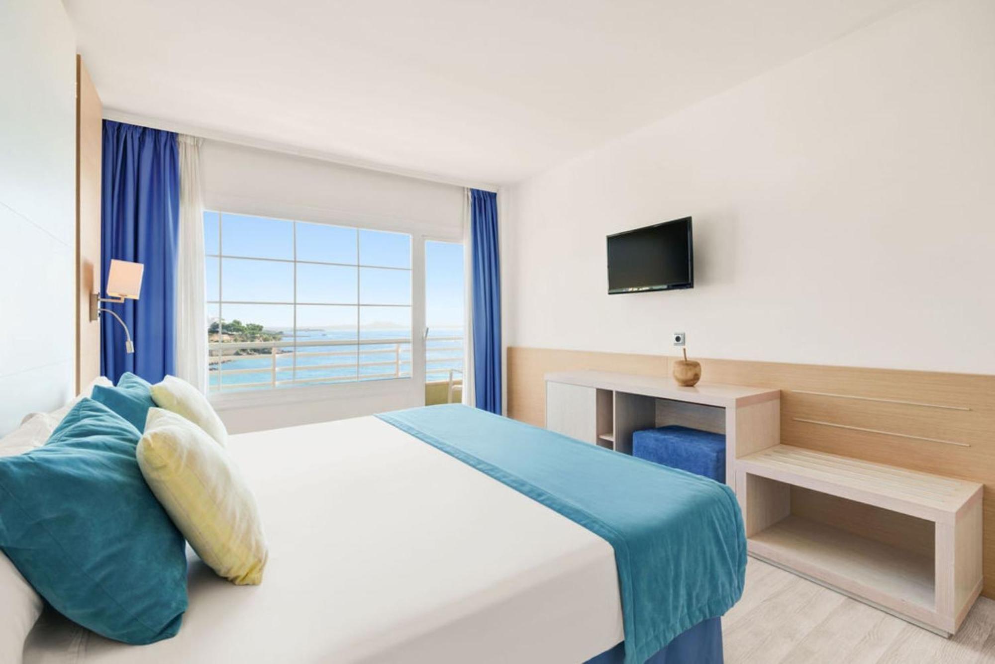 5 Beach Hotels Close to San Carlos Castle Worth Booking